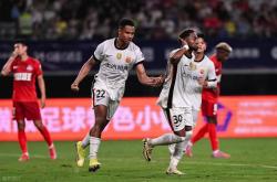 关于赛地聚焦——英超今晨热度飙升；浙江队绝杀压哨；气氛紧张；年轻球员得到机会的信息