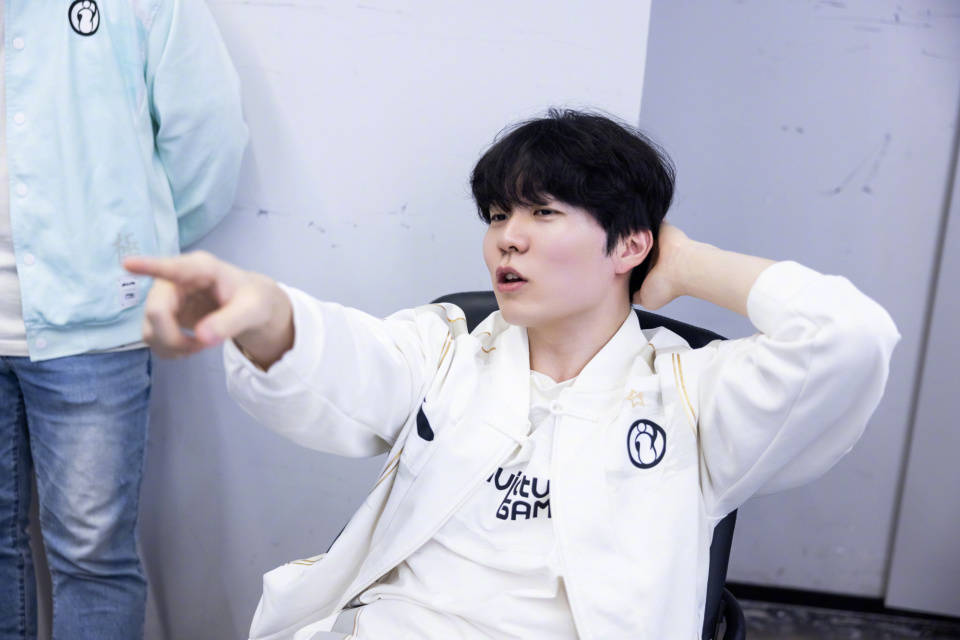 关于太狠了！Rookie在SKT比赛中伤愈复出库里在MAD比赛中赛事规则更新，清晨皇家马德里调整名单以备CBA季后赛的信息