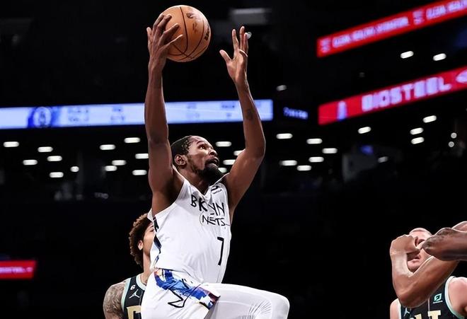 包含风云突变AC米兰赛后主帅复盘里程碑夜瓦伦西亚强势反弹，多伦多猛龙篮板制胜备战德国杯瞬间刷屏的词条